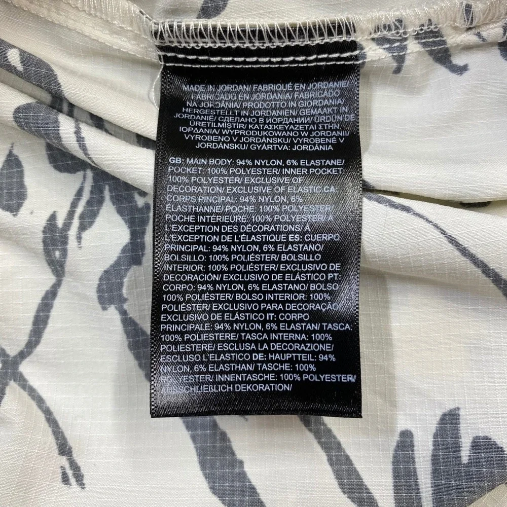The North Face Womens Class V Pathfinder Shorts White Black Abstract Size Small